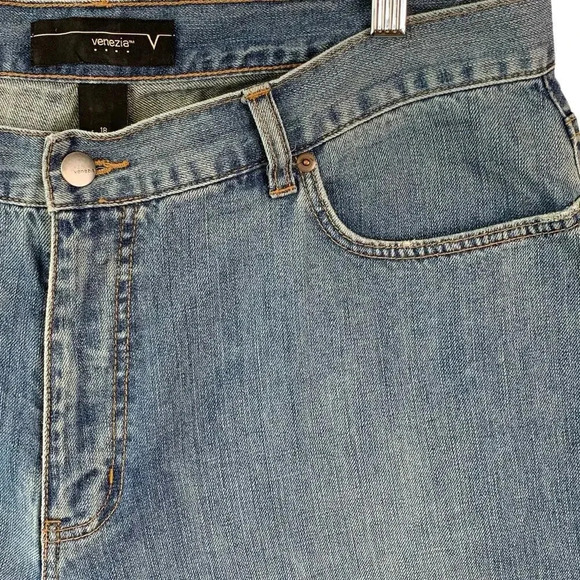 Venezia Denim Straight Leg High Waist Light Washed Mom Blue Jeans Plus Size 18 - Picture 6 of 15